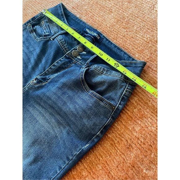 WALLFLOWER FLIRTY CURVY HIGH RISE women jeans - Picture 3 of 8
